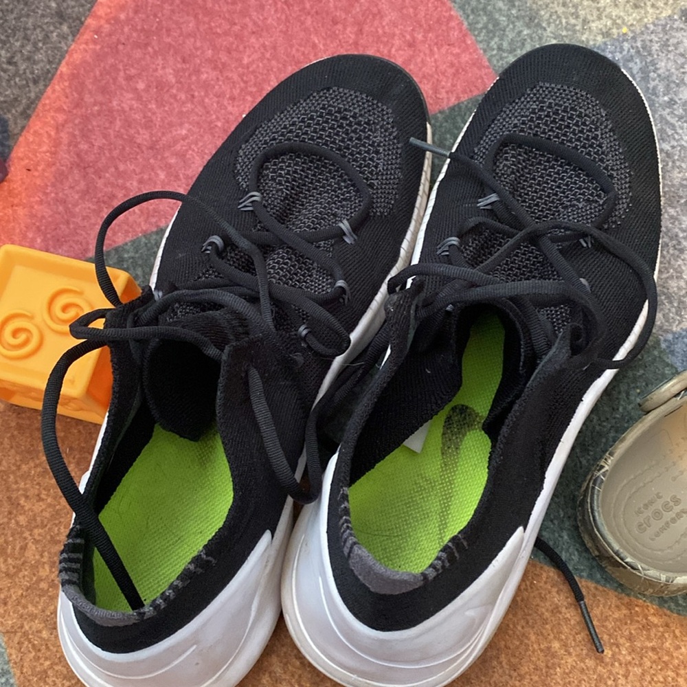 Nikes - Picture 4 of 4